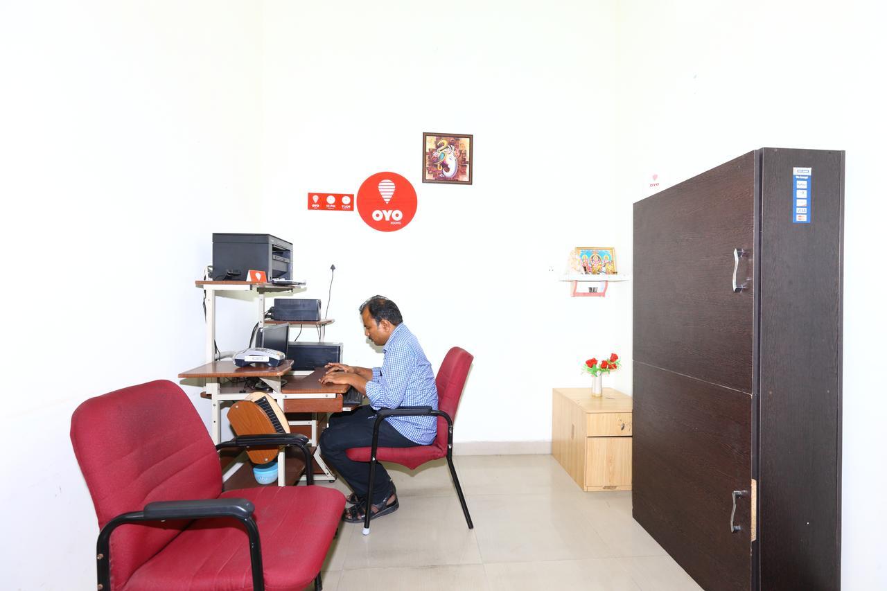 Oyo 1272 Parkview Hotel 3*