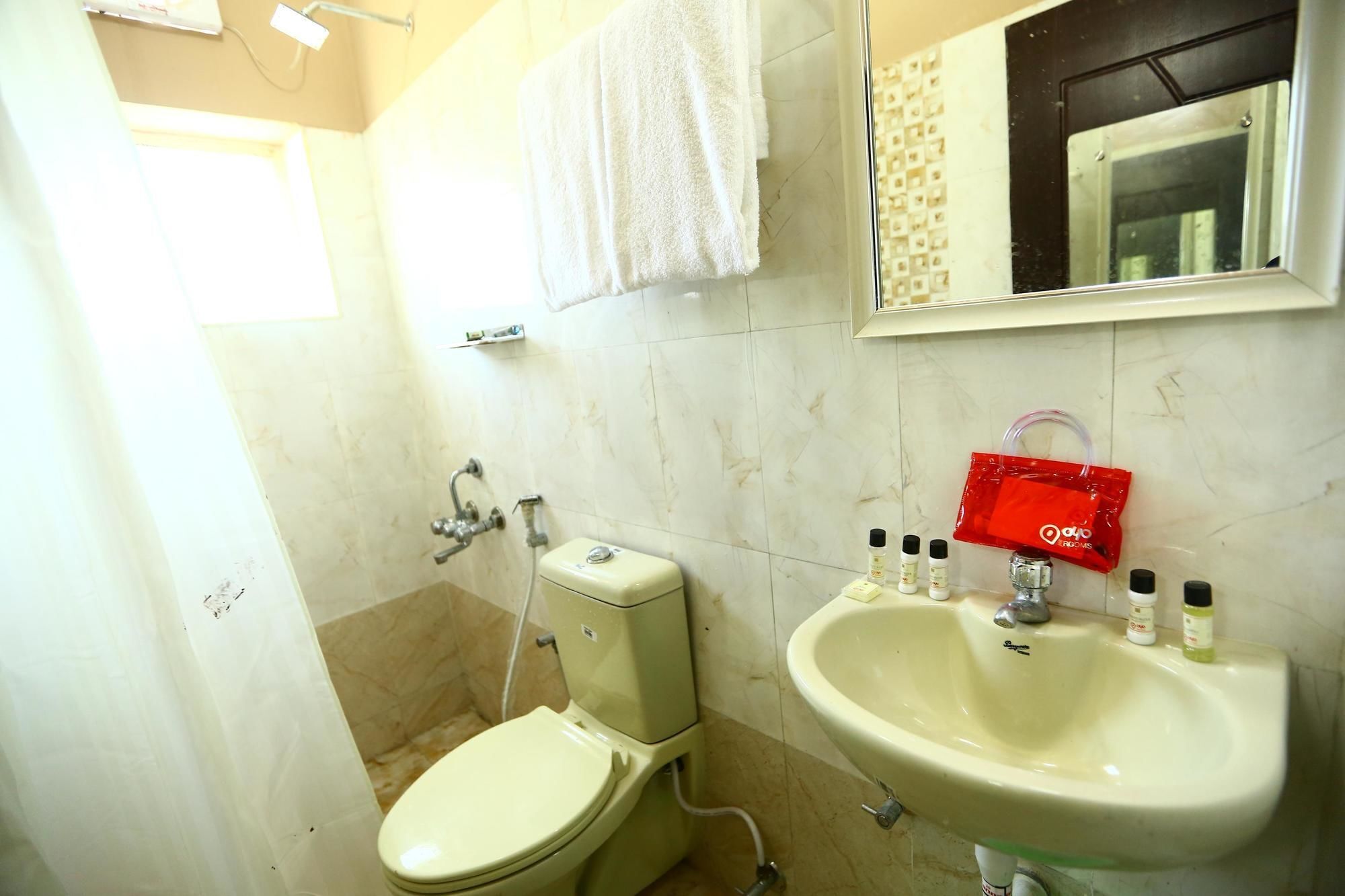Oyo 1272 Parkview Hotel Chennai